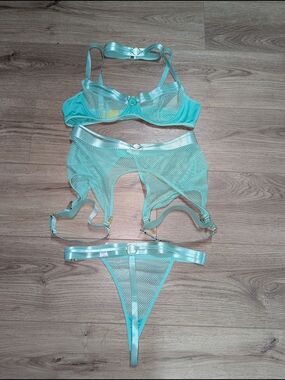 ROMWE Aqua Mesh 3-Piece Lingerie Set